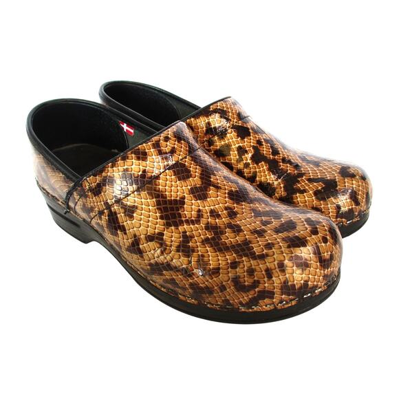 SANITA Koi Animal Print Patent Leather Professional Closed Back Clogs Sz 38 US 7 - Picture 1 of 8